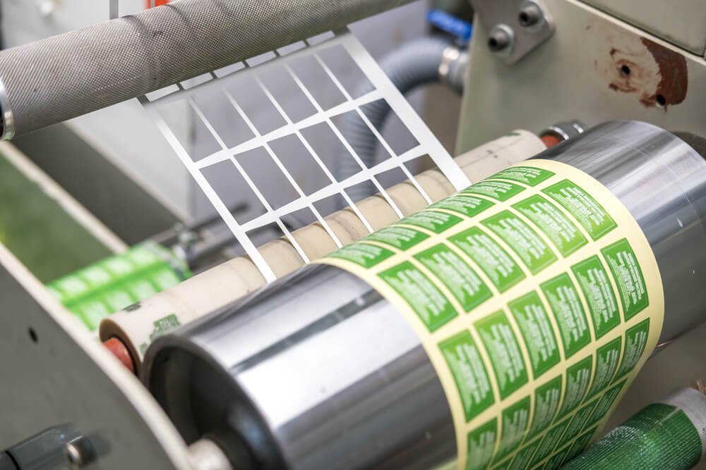 how to apply labels by hand